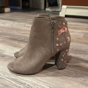Candies beige open toed booties, size 8.5 women’s